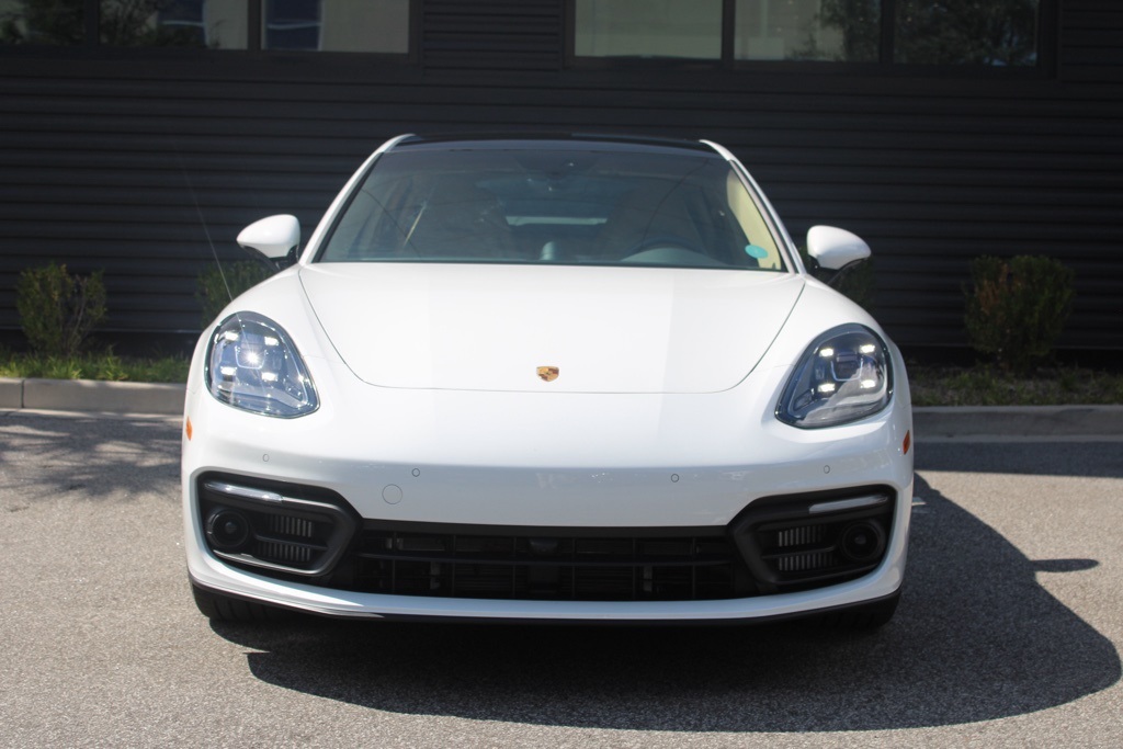 2023 Porsche Panamera E-Hybrid 4 photo 10