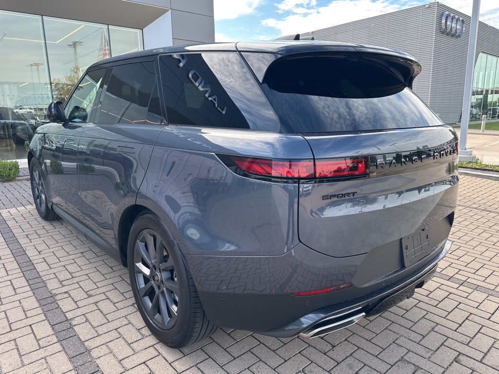 2025 Land Rover Range Rover Sport SE photo 3