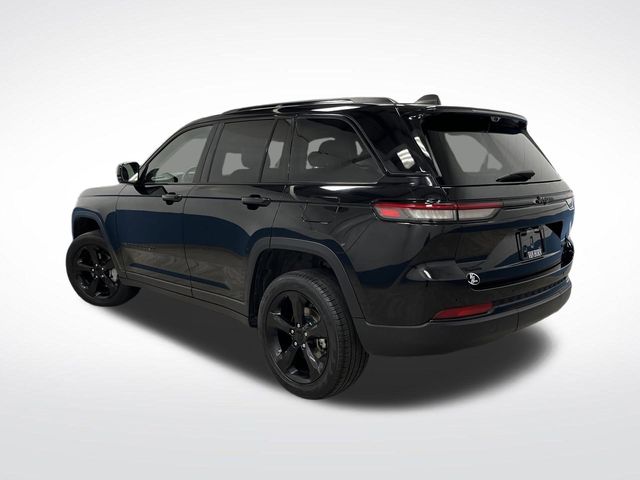 2023 Jeep Grand Cherokee Limited photo 2