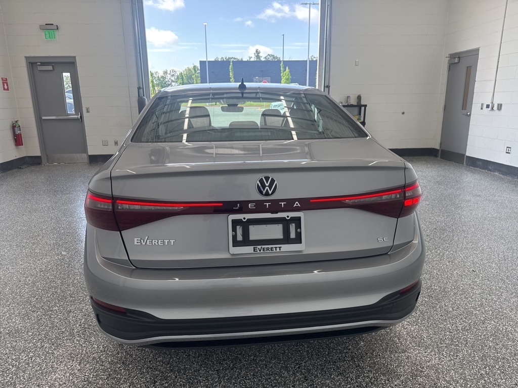 2025 Volkswagen Jetta 1.5T SE photo 3