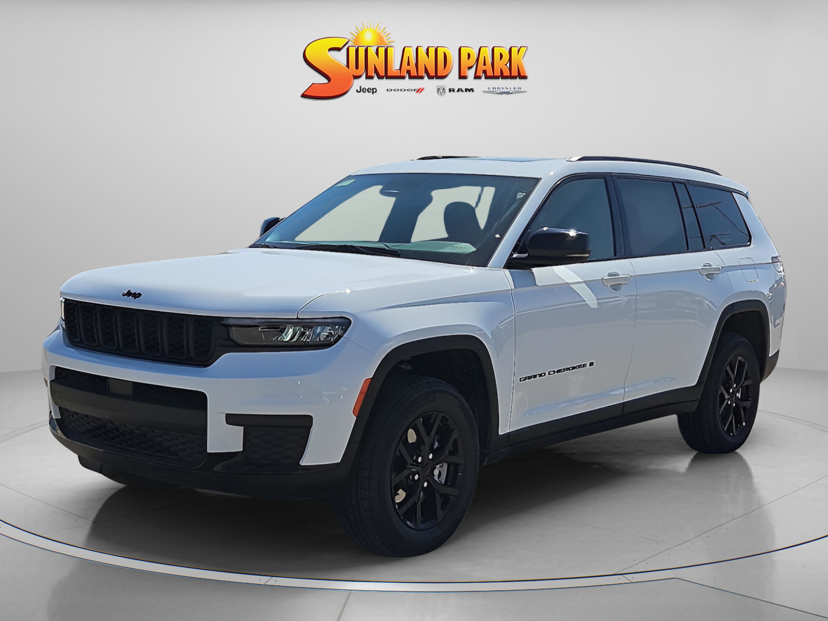 2025 Jeep Grand Cherokee Altitude X photo 2