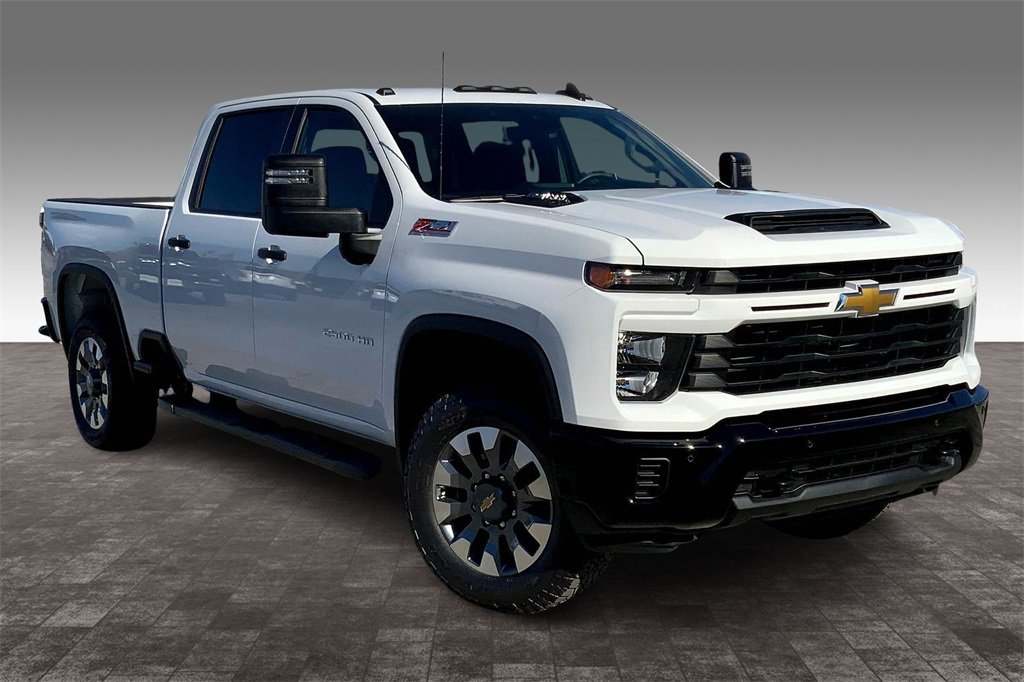 2026 Chevrolet Silverado 2500HD Custom's photo