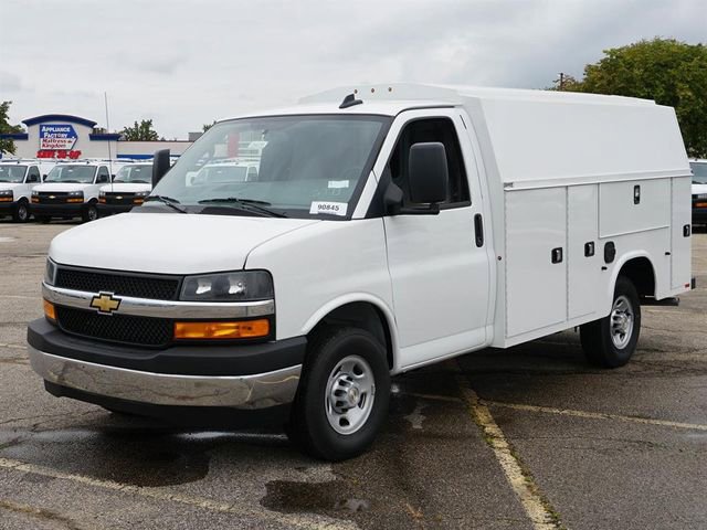 2025 Chevrolet Express Cutaway Base's photo
