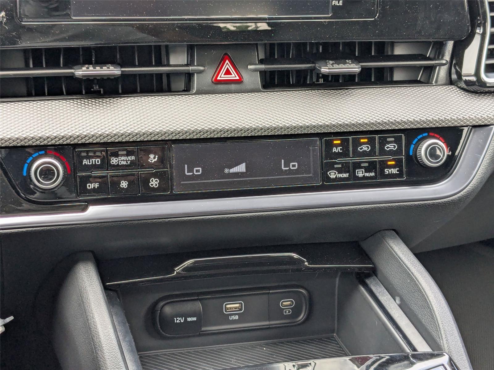 2025 Kia Sportage Hybrid LX photo 22
