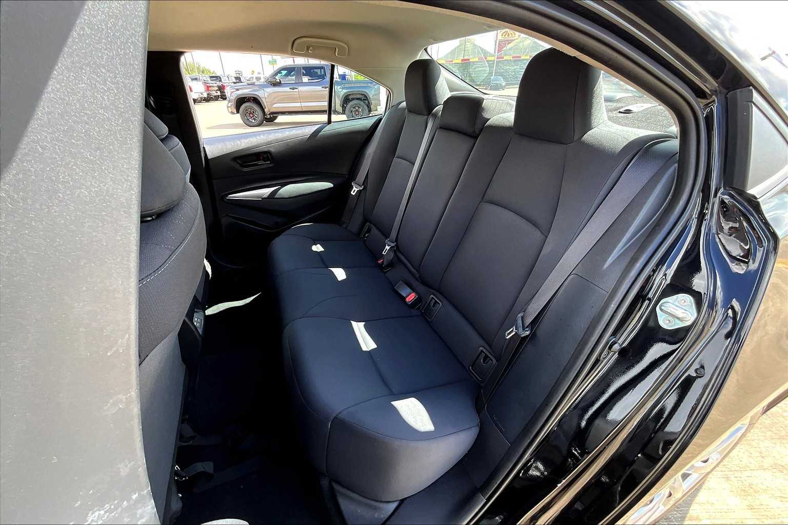 2024 Toyota Corolla LE photo 18