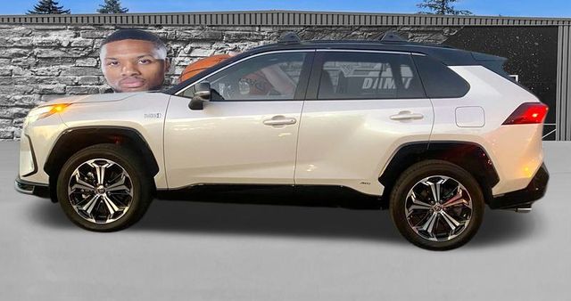 2023 Toyota RAV4 XSE's photo