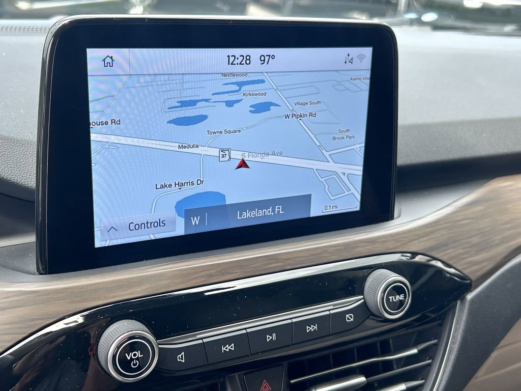 2020 Ford Escape Titanium Hybrid photo 22