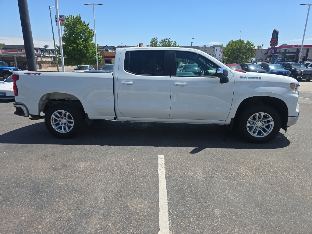 2023 Chevrolet Silverado 1500 LT photo 4