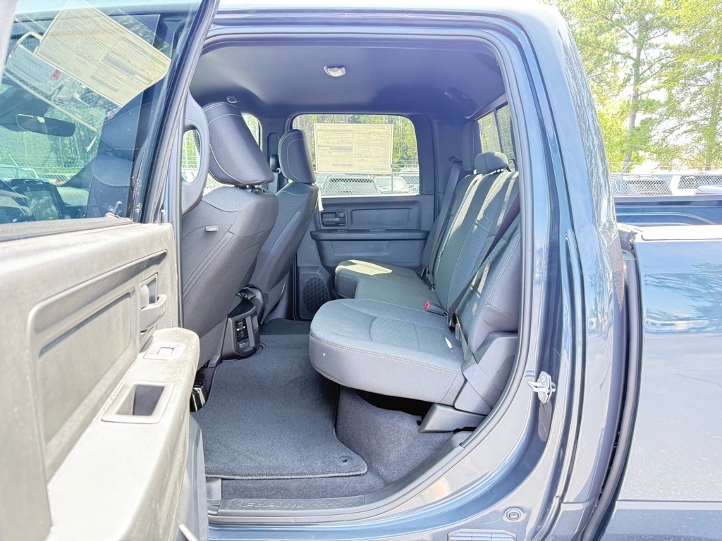 2025 Ram 2500 Tradesman photo 3