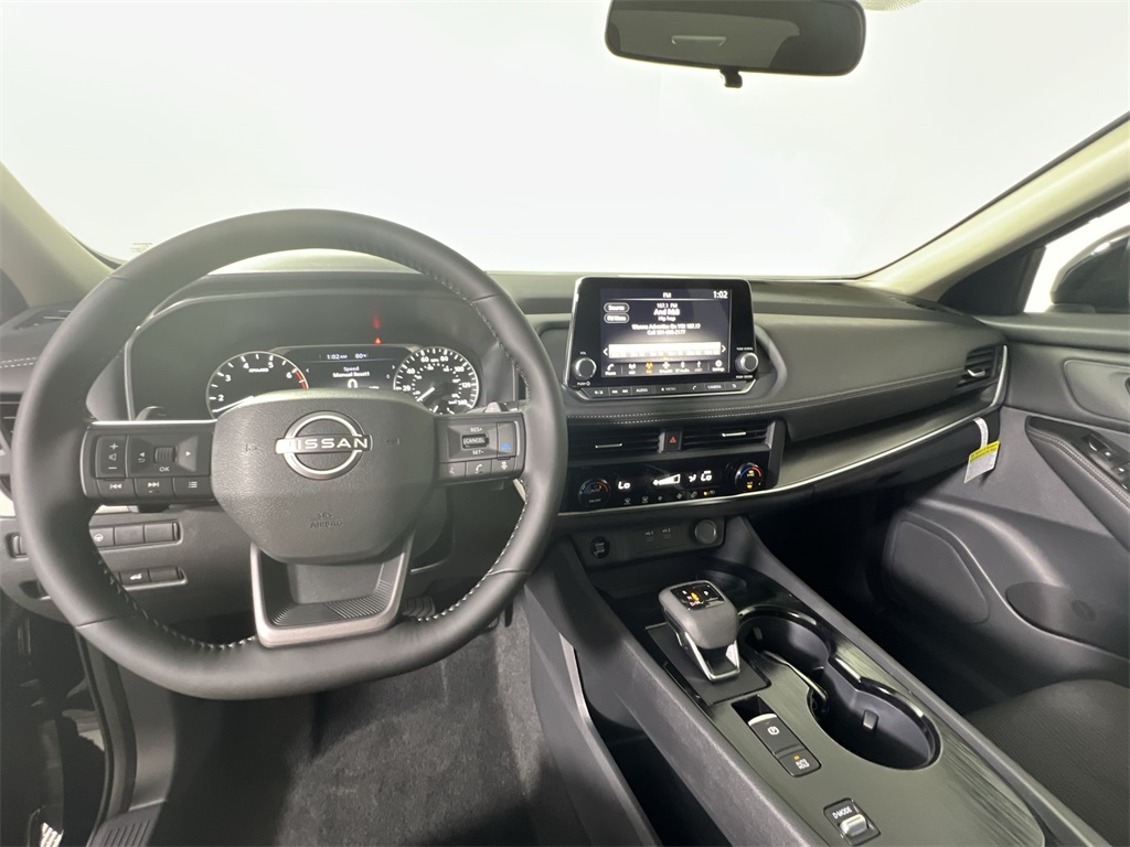 2026 Nissan Rogue SV photo 7