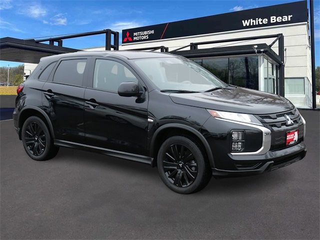 2024 Mitsubishi Outlander Sport LE's photo