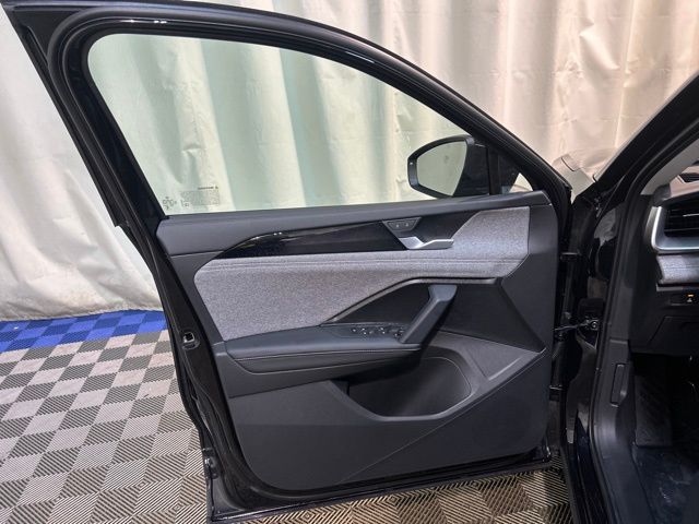2025 Volkswagen Tiguan S photo 8