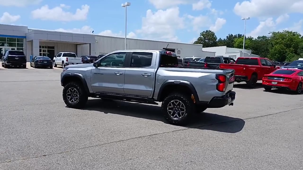 2025 Chevrolet Colorado ZR2 photo 5