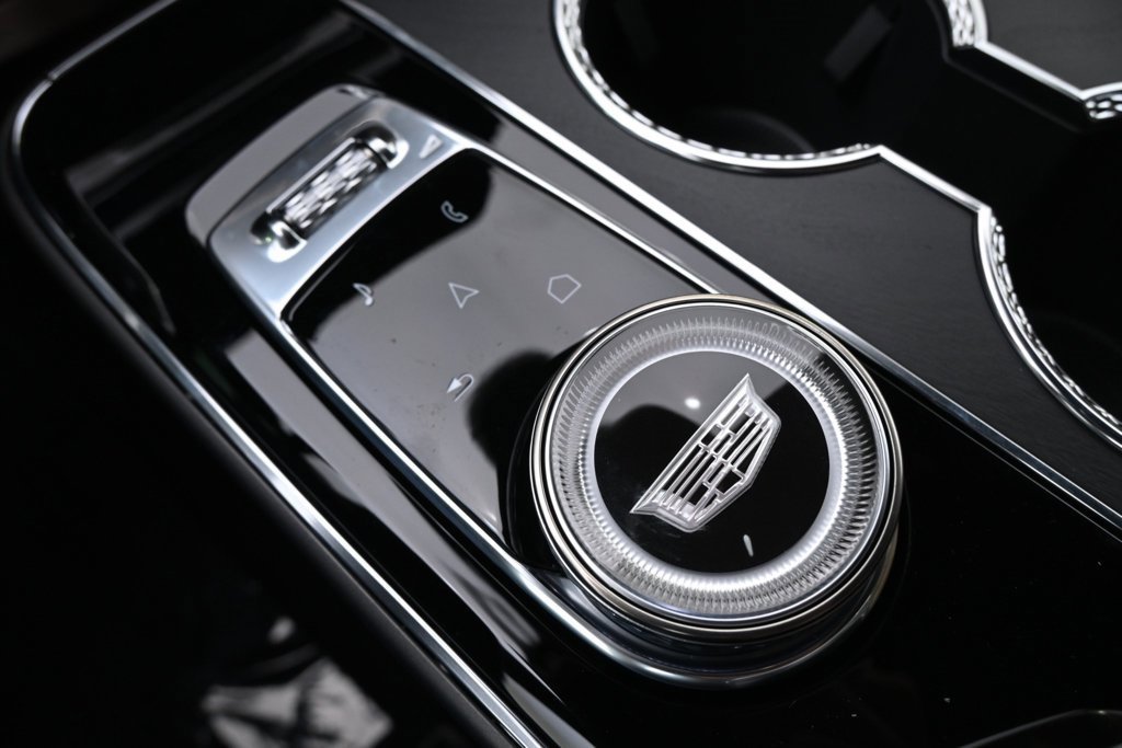 2025 Cadillac Lyriq Luxury photo 32