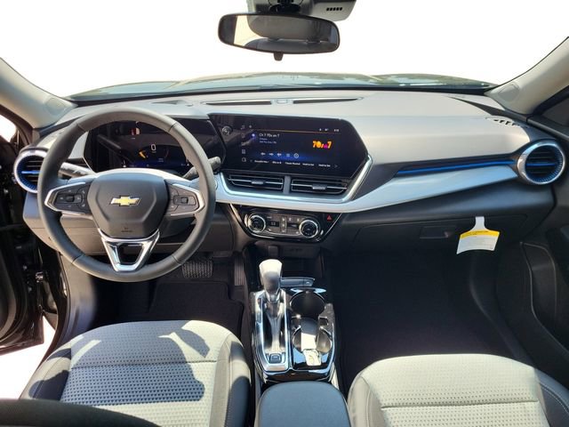 2025 Chevrolet Trax LT photo 17