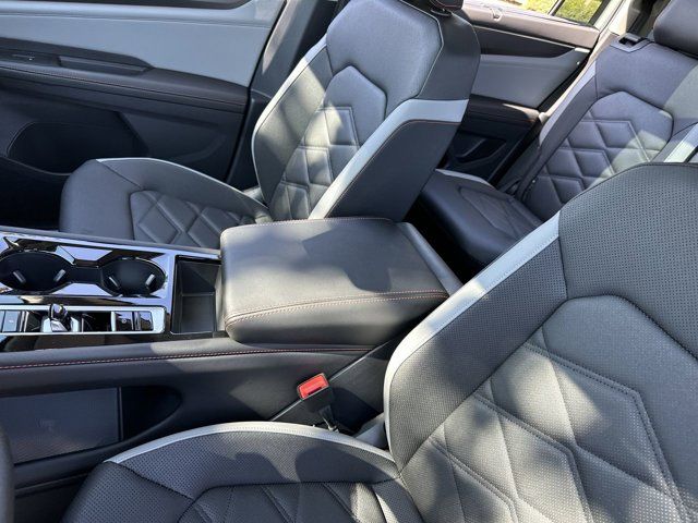 2025 Volkswagen Atlas Peak Edition SE photo 12