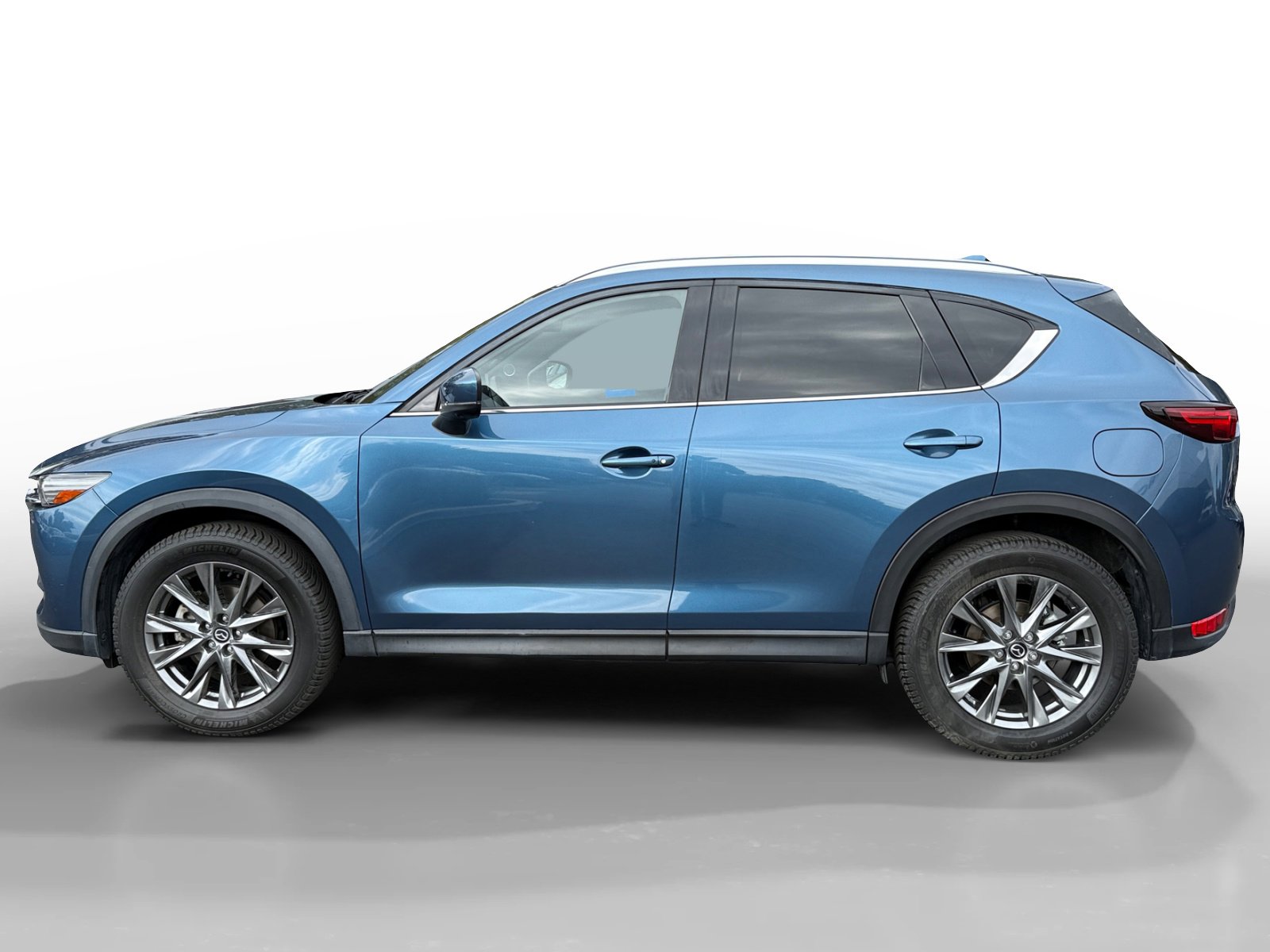 2021 Mazda CX-5 Signature photo 2