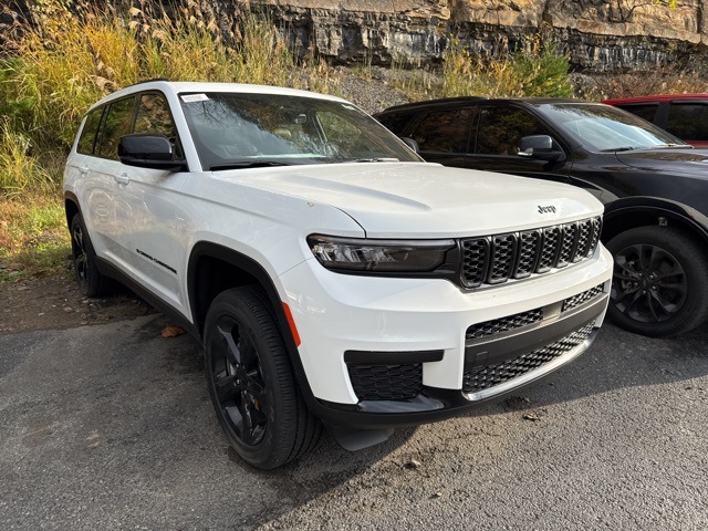 2025 Jeep Grand Cherokee Altitude X photo 3