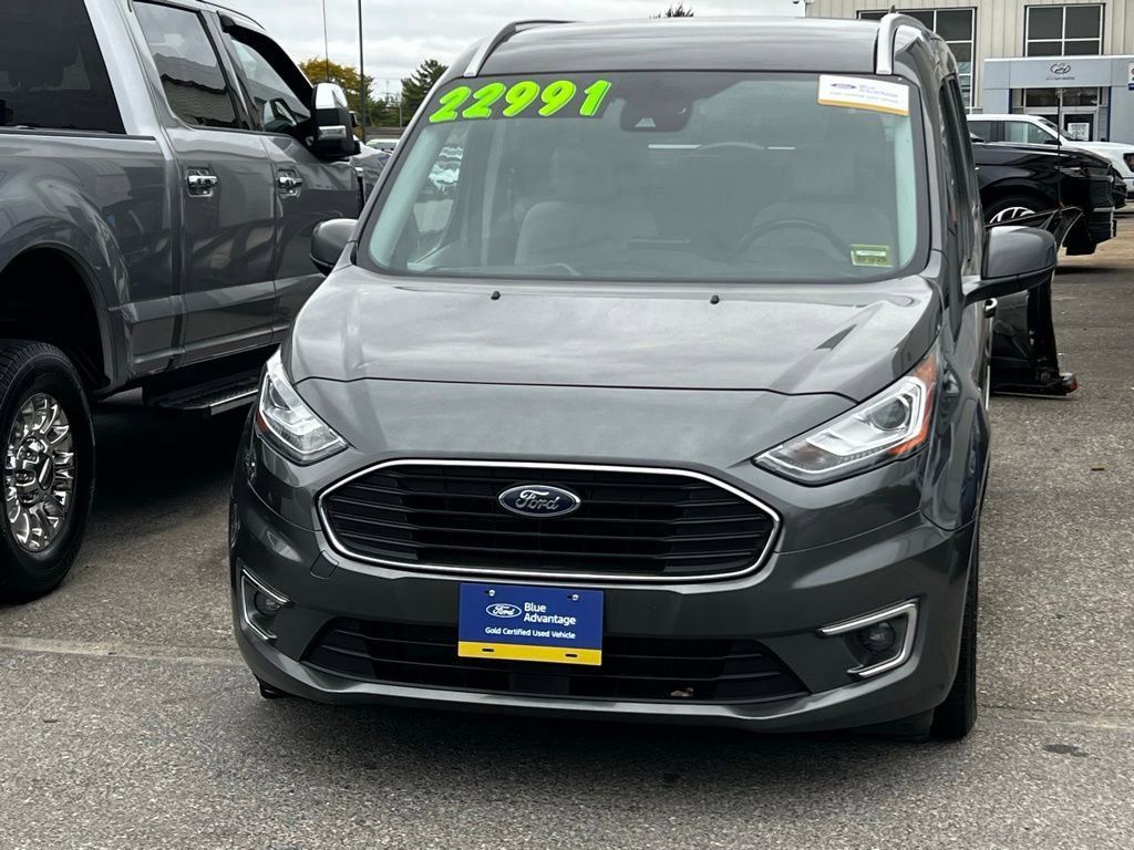 2022 Ford Transit Connect Titanium photo 2