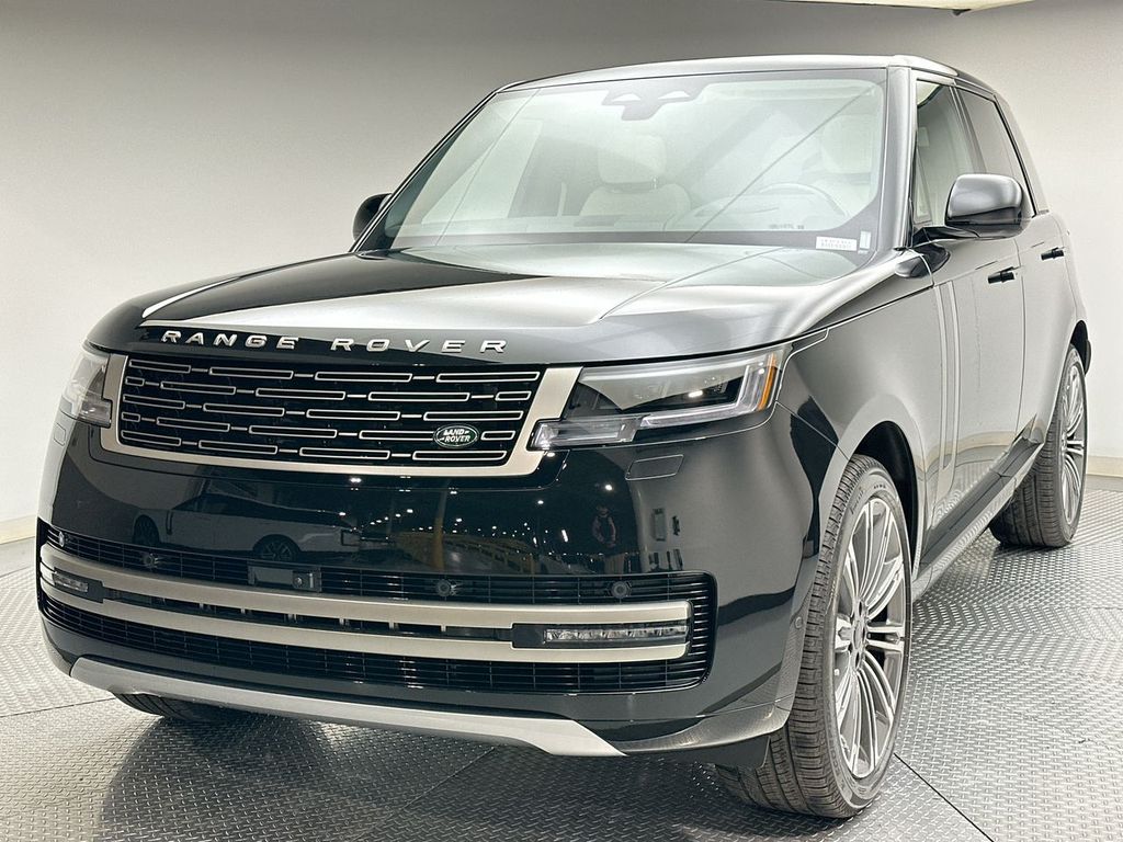 2026 Land Rover Range Rover SE's photo