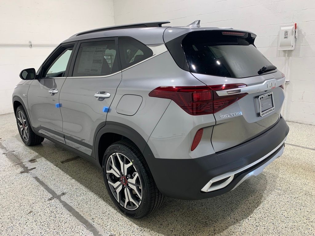 2022 Kia Seltos SX photo 4