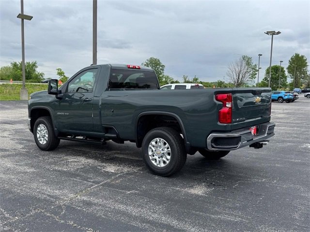 2025 Chevrolet Silverado LT photo 3