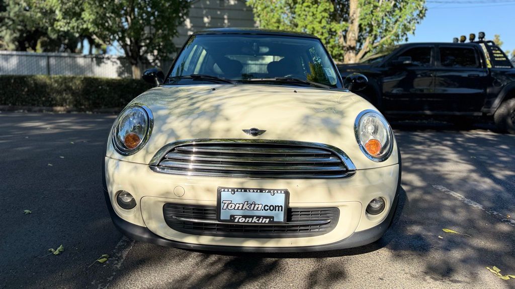 2013 Mini Cooper Base photo 2
