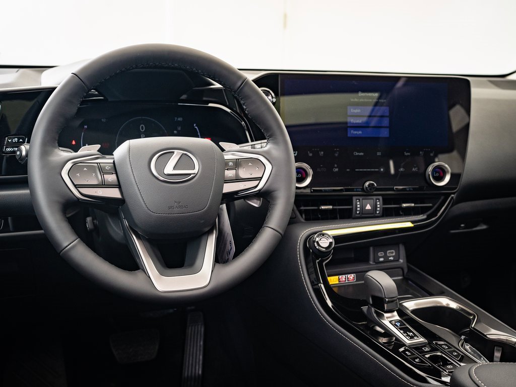 2025 Lexus NX 350 Luxury photo 4