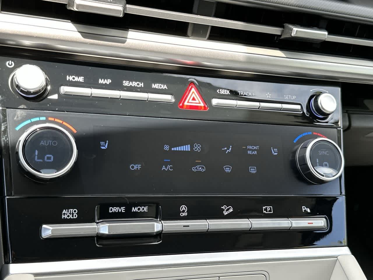 2026 Hyundai Santa Fe SEL photo 18