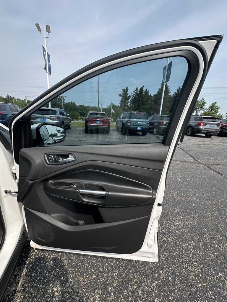 2019 Ford Escape Titanium photo 18