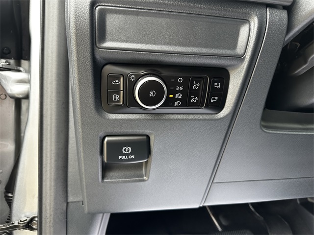 2025 Ford F-150 XLT photo 17