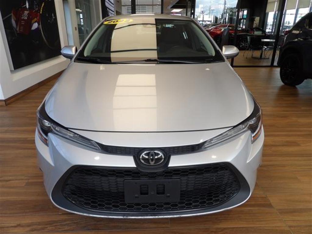 2022 Toyota Corolla LE photo 2