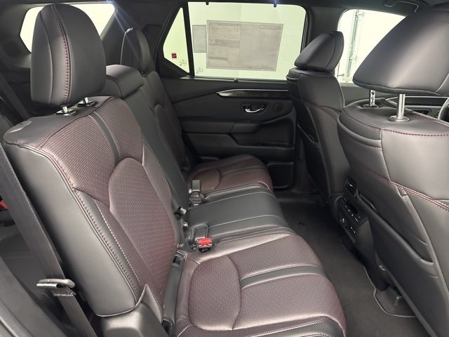 2025 Honda Pilot Black Edition photo 15