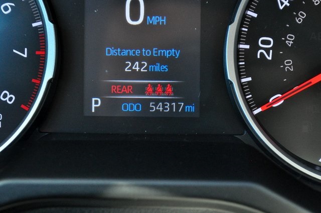 2020 Toyota RAV4 LE photo 28