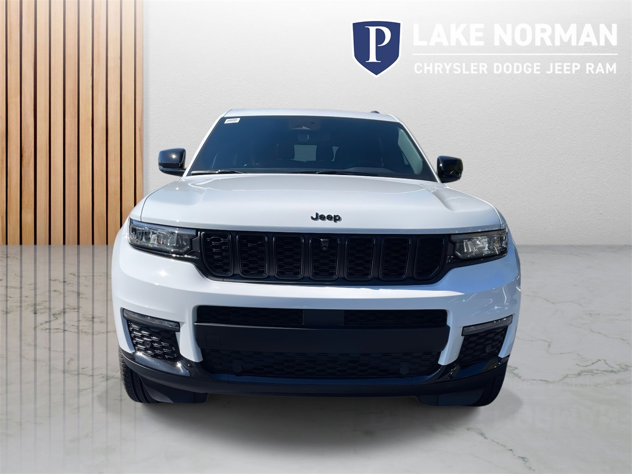 2025 Jeep Grand Cherokee Limited photo 2