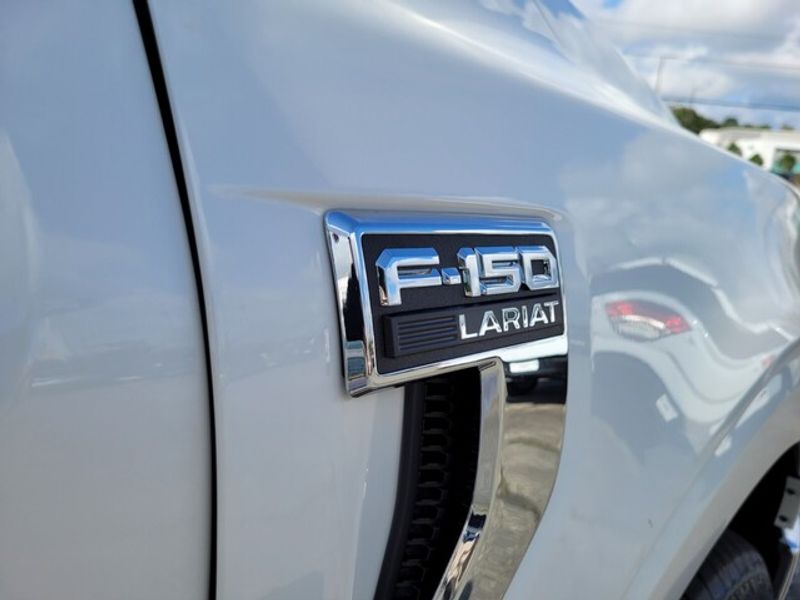 2025 Ford F-150 Lariat photo 13