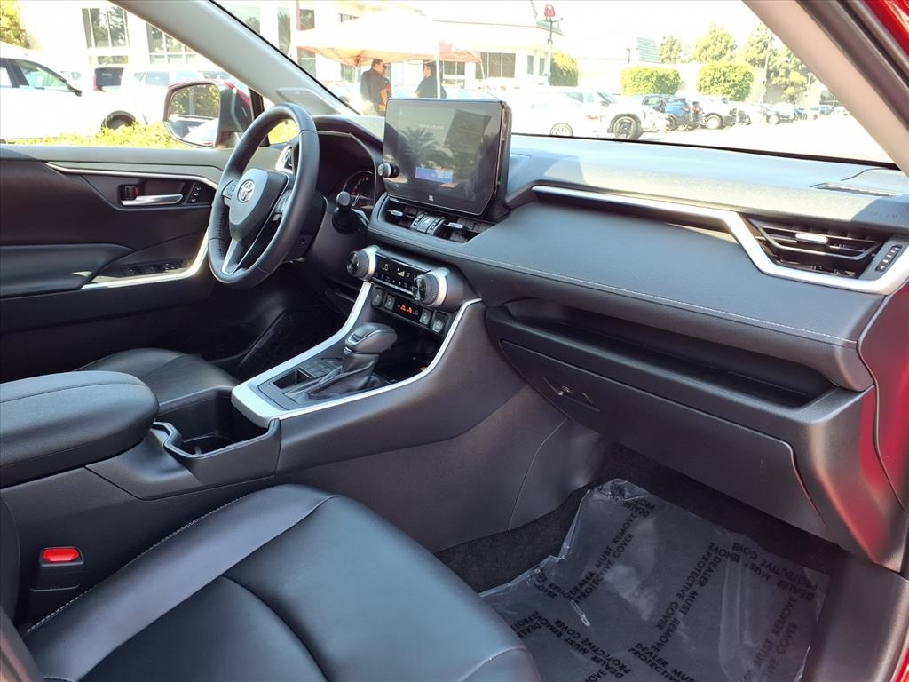 2024 Toyota RAV4 XLE Premium photo 11