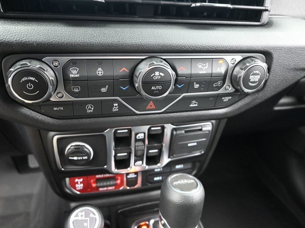 2025 Jeep Gladiator Willys photo 14