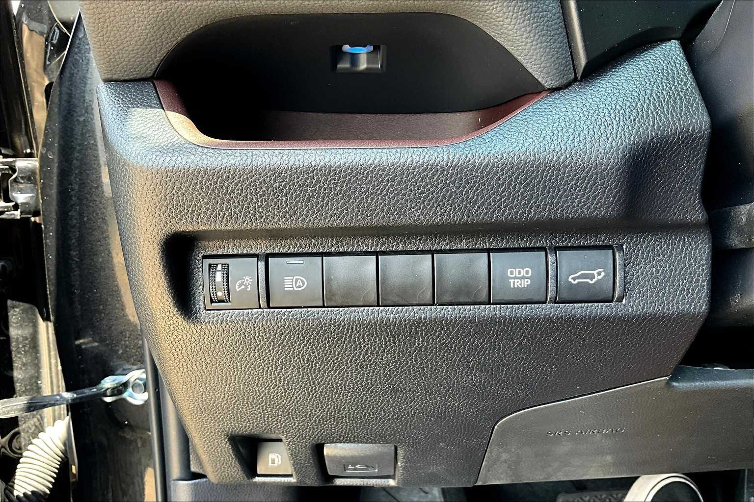 2024 Toyota RAV4 Hybrid Limited photo 31