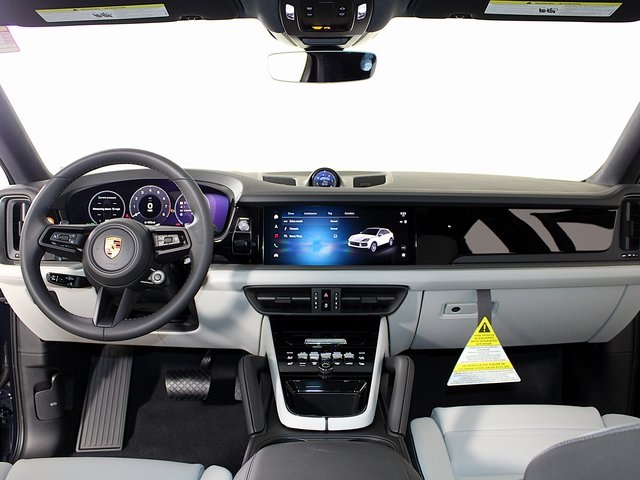 2025 Porsche Cayenne photo 13
