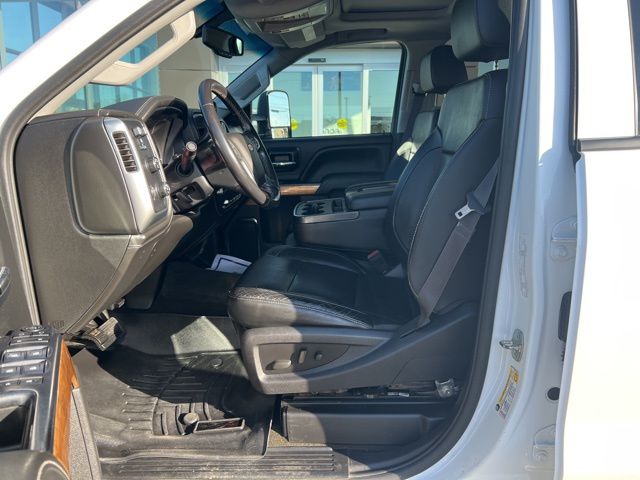 2015 Chevrolet Silverado 3500HD LTZ photo 5