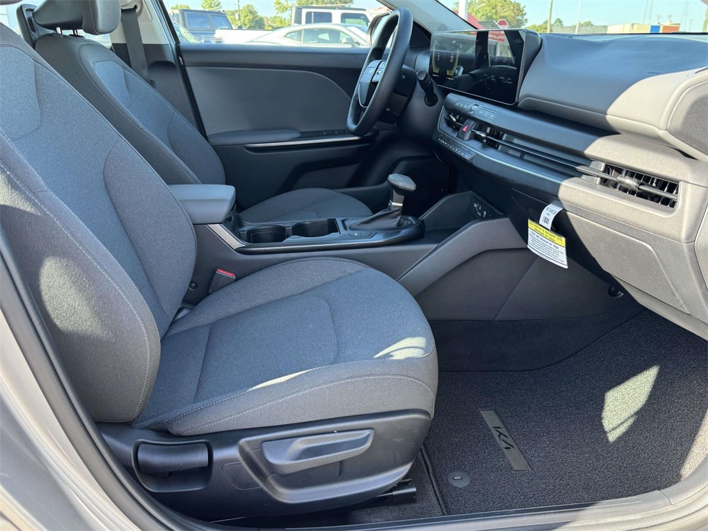 2025 Kia K4 LXS photo 14
