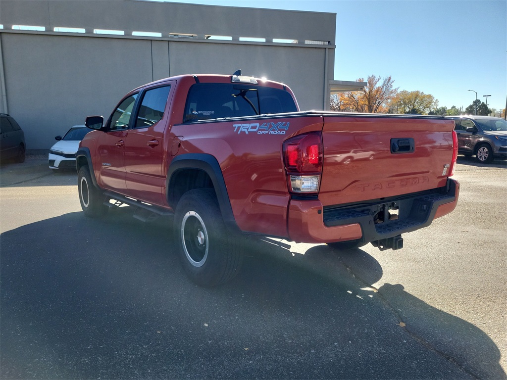 2017 Toyota Tacoma TRD Off-Road photo 2