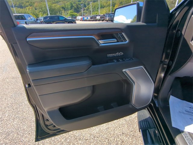 2022 Chevrolet Silverado 1500 High Country photo 8