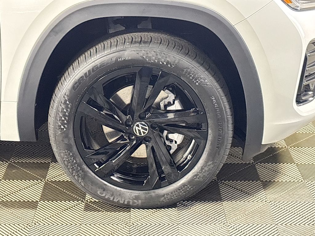 2025 Volkswagen Atlas Cross Sport SEL R-Line photo 24
