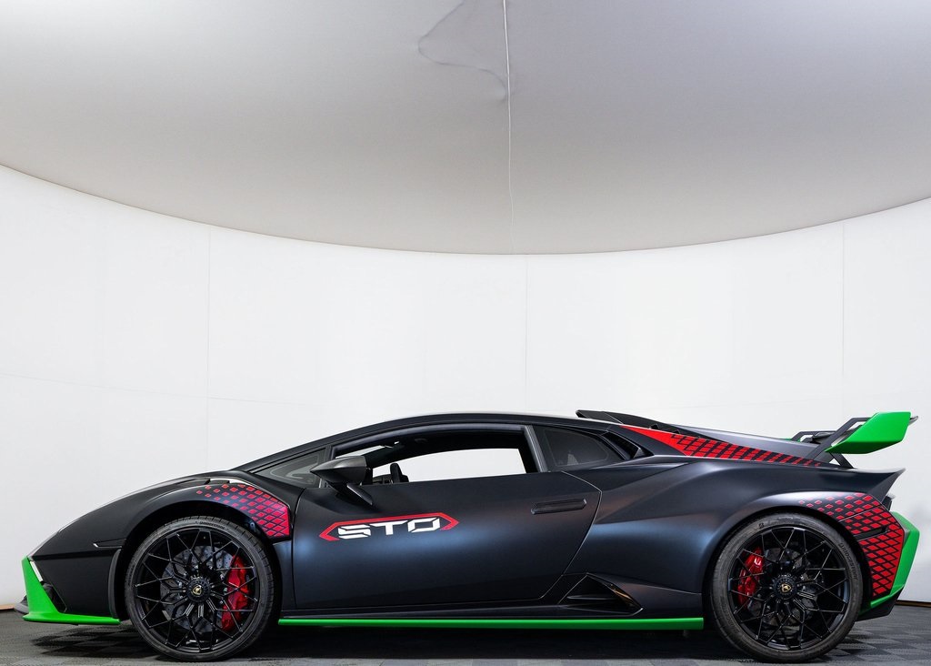 2022 Lamborghini Huracan STO photo 4