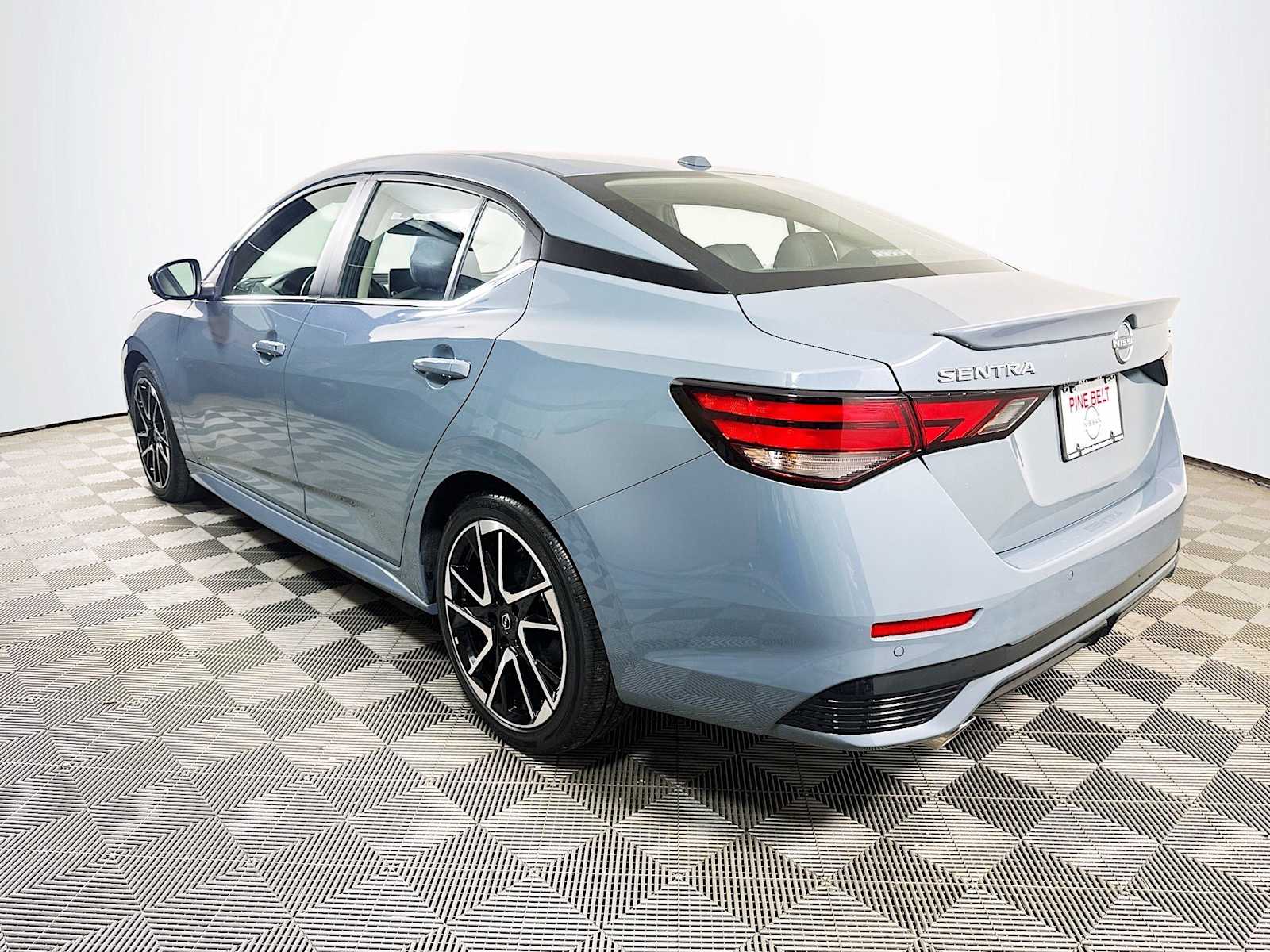 2024 Nissan Sentra SR photo 6