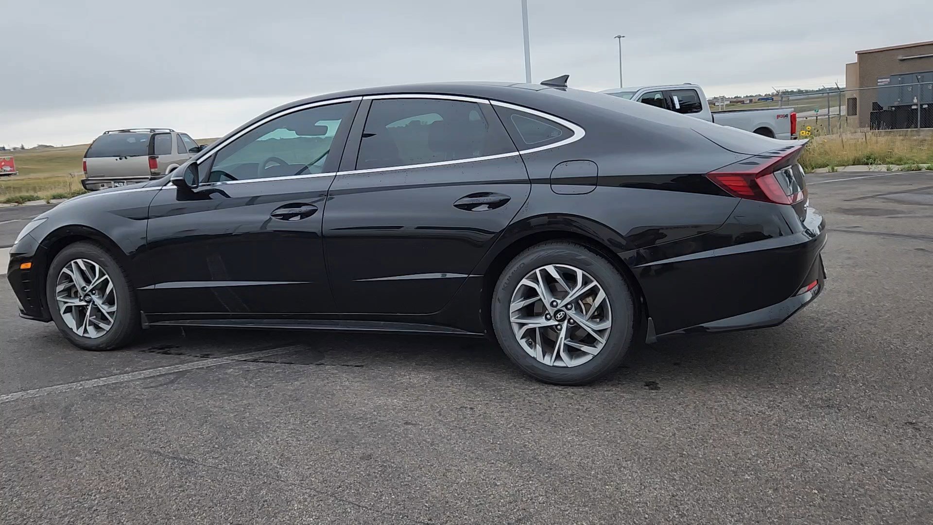 2023 Hyundai Sonata SEL photo 2