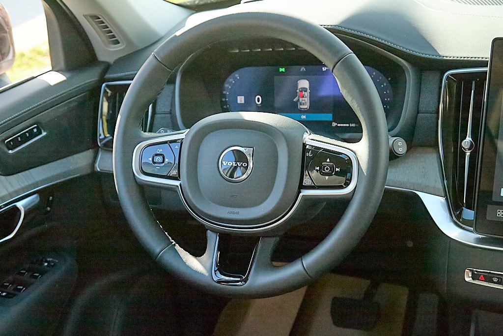 2026 VOLVO XC90 - Image 28