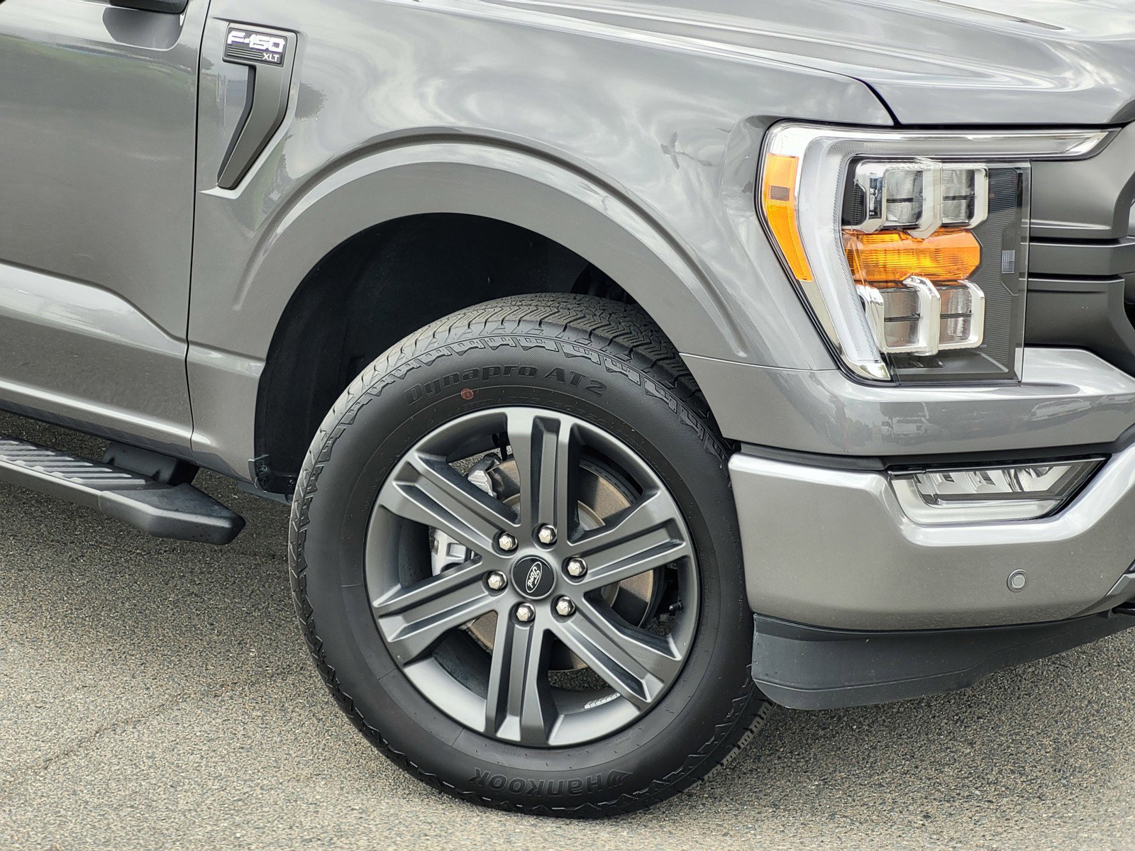 2023 Ford F-150 XLT photo 9
